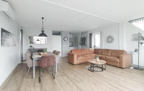 Vlagtwedde Casa | 3 Bedroom Cozy Home In Vlagtwedde
