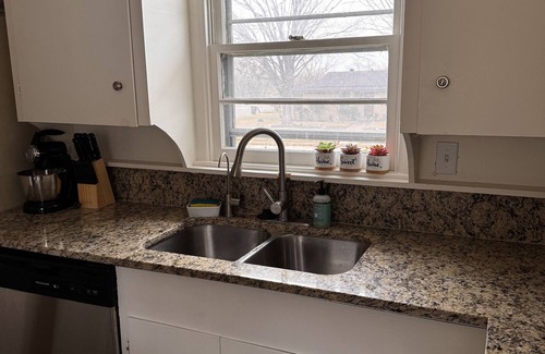 Meadowbrook Casa | 3-bedroom cozy house with easy access to Fort Worth, TX.