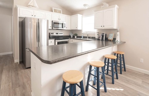 Panama City Beach Casa | 3 Bedroom Dog 🐶Pet Friendly Panama City Beach House Pool 2 KING beds bunkroom