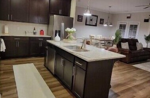 Pooler Casa | 3-Bedroom Executive Rental just 19 minutes from River Street