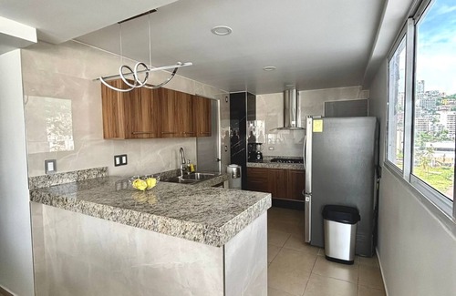 Costa Azul Apartamento | 3 bedroom family apartment in Acapulco, a few steps from the beach.
