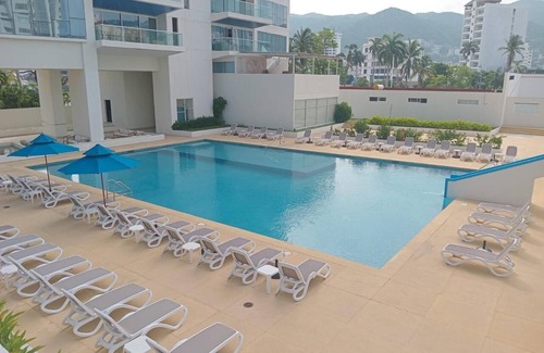 Costa Azul Apartamento | 3 bedroom family apartment in Acapulco, a few steps from the beach.