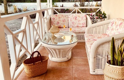 Marine Gardens Casa | 3 Bedroom Family Cottage 5 mins walk to beach and all amenities