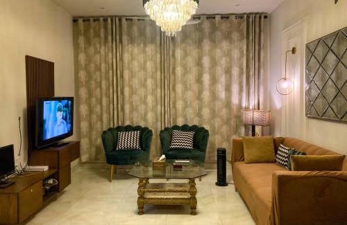 Lahore Villa | 3 Bedroom Family Guesthouse - DHA by Everkind Stays