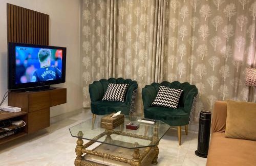 Lahore Villa | 3 Bedroom Family Guesthouse - DHA by Everkind Stays
