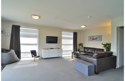 Albert Town Casa | 3 Bedroom Family House