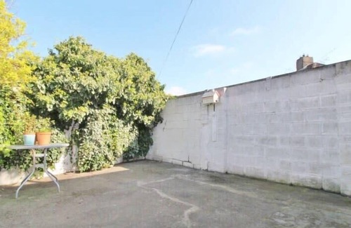Haroldʼs Cross Casa | 2 Bedroom Family Home in Residential Dublin Suburb