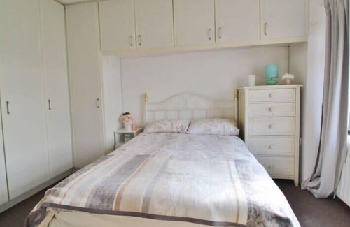 Haroldʼs Cross Casa | 2 Bedroom Family Home in Residential Dublin Suburb