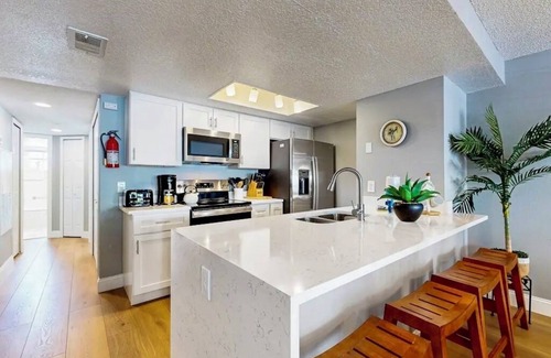 Royal Palm Bay Condominio | 3-bedroom FIRST FLOOR condo in Kissimmee with AC, fully remodeled and more