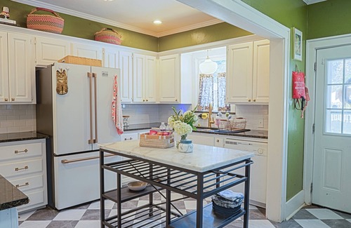 Central Oklahoma City Casa | 3-bedroom Gardener's Cottage in peaceful Oklahoma City with gorgeous back patio
