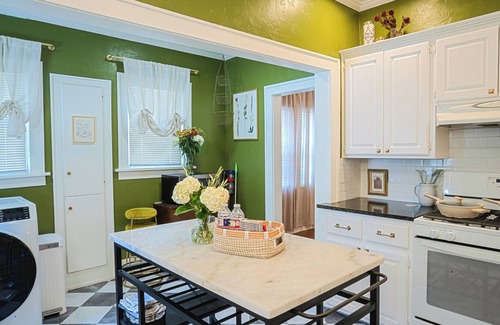 Central Oklahoma City Casa | 3-bedroom Gardener's Cottage in peaceful Oklahoma City with gorgeous back patio