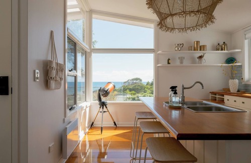 Penguin Casa | 3-Bedroom Getaway Minutes from the Beach