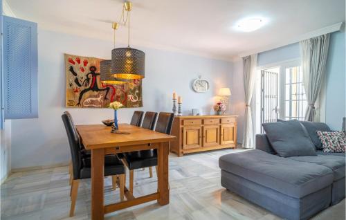 Hinojosa del Duque Casa | 3 Bedroom Gorgeous Home In Estepona