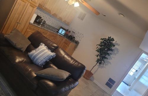 Hillandale Casa | 3 Bedroom guest suit in 1st level Silver Spring Maryland