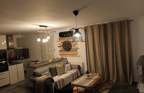 Lieusaint Casa | 3-bedroom house, ground floor, swimming pool, not overlooked
