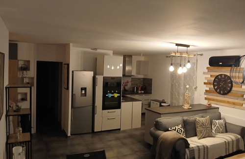 Lieusaint Casa | 3-bedroom house, ground floor, swimming pool, not overlooked