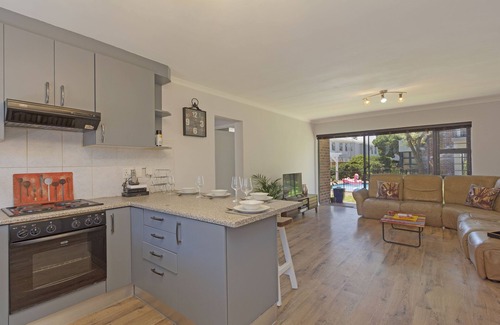 Cape Town Condominio | 3 Bedroom Holiday Home in Royal Ascot Estate Cape Town