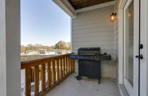 Radnor Casa | 3 Bedroom Home- HUGE yard for pets 4 miles to Broadway