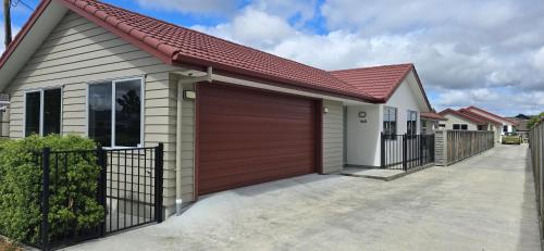 Palmerston North Casa | 3 Bedroom home in Palmerston North with BBQ and Sky Tv