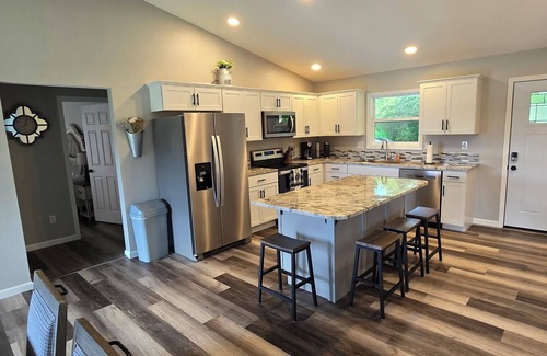 Arrow Point Casa | 3-bedroom home in Golden Mo. with AC, WiFi. Nice yard.Close to Lake & boat ramp