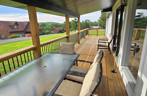 Arrow Point Casa | 3-bedroom home in Golden Mo. with AC, WiFi. Nice yard.Close to Lake & boat ramp