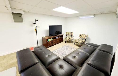 Harper Woods Apartamento | 3 bedroom home in great area - Long stay discounts