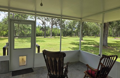 Lake City Casa | 3-bedroom home in rural Lake City near the Suwannee River and the Florida Trail