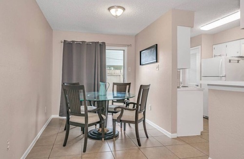 Kempwood Apartamento | 3-Bedroom Home in Spring Branch area of Houston