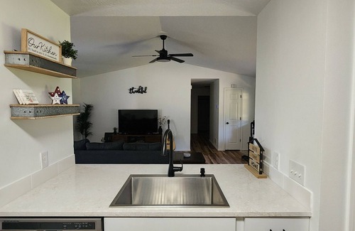 Richland Casa | 3-bedroom home in the quiet and peaceful Waynesville area.