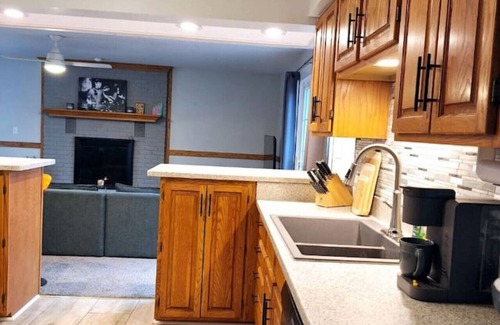 North East Casa | 3 Bedroom Home in Town