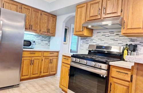 North East Casa | 3 Bedroom Home in Town