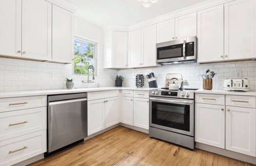 Westwood Casa | 3 bedroom home in Westwood