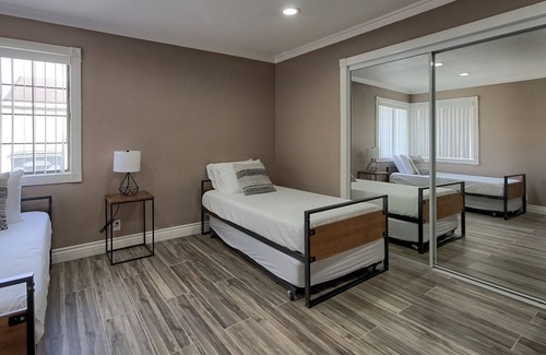 Oxnard Otro | 3 bedroom home near the Naval base