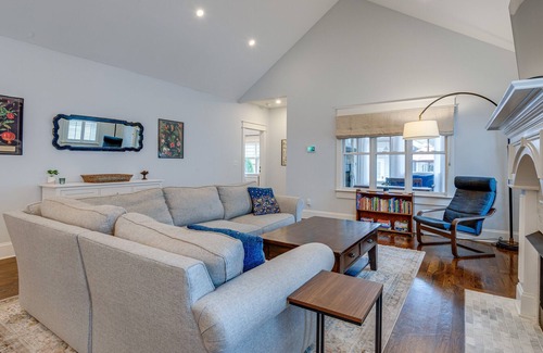 Green Hills Casa | 3 Bedroom Home with 2 Full Baths, Perfectly Situated in a Great Neighborhood!