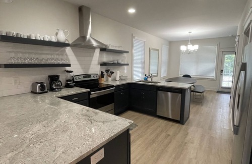 Radnor Casa | 3-bedroom home with free parking, close to everything Nashville offers