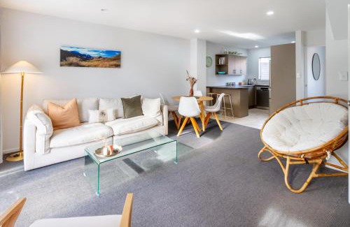 Sydenham Apartamento | 3 Bedroom Home With Garage & Extra Car Park