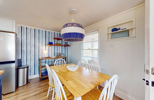 Frisco Casa | 3 bedroom homes with Shared pool and short walk to the beach