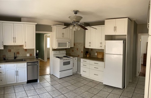 Point Edward Casa | 3 Bedroom House. 5 Minute Walk From Saint Clair River/lake Huron