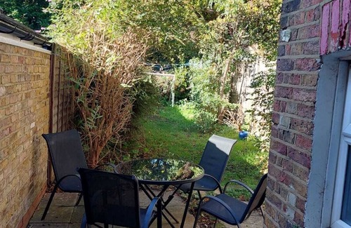 Northfield Casa | 3 Bedroom House (Ealing) - Great Location
