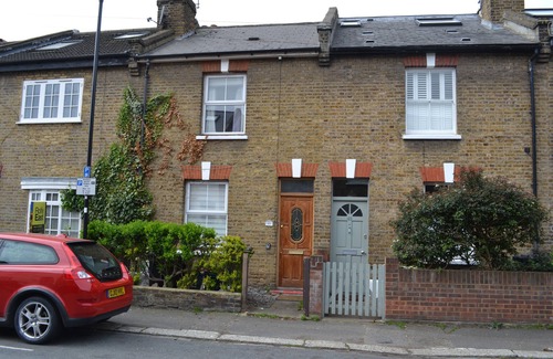 Northfield Casa | 3 Bedroom House (Ealing) - Great Location