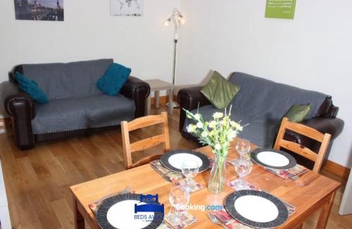 Oxford Casa | 3 Bedroom House For Contractors By Beds Away Short Lets & Serviced Accommodation Oxford With Free Parking for 2 Cars
