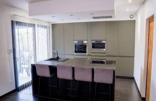 Les Mages Casa | 3-bedroom house