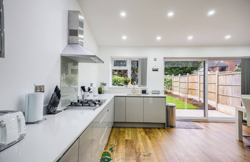 Coventry Casa | 3 BedRoom House| Coventry| Wi-fi Netflix| Parking