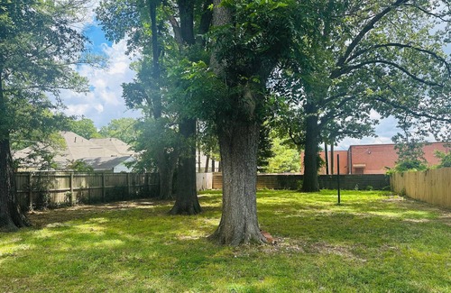 Berclair Casa | 3-bedroom house in amazing Memphis with AC