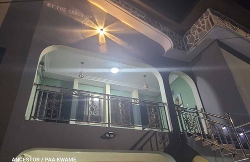 Madina Casa | 3-bedroom house in beautiful Accra with AC,TV ,fridge, water heater,kitchen,fans