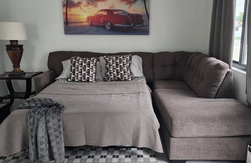 West Little River Casa | 3-bedroom house in beautiful Miami with WiFi, AC. Live the beach life!