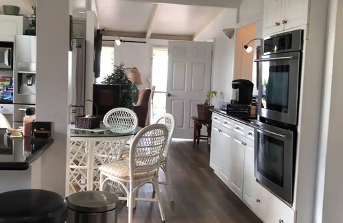 Makakilo City Casa | 3-bedroom house in charming Kapolei with WiFi, AC. Live the island life