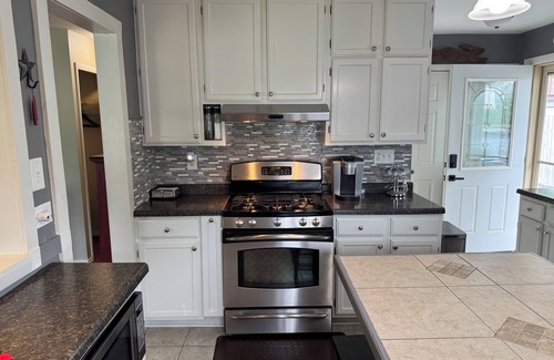 Mundelein Casa | 3-bedroom House in Cozy Mundelein with Private Patio and Grill