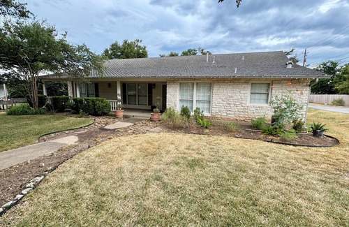 Lost Creek Casa | 3-bedroom house in cool Austin with WiFi, AC. Enjoy your stay