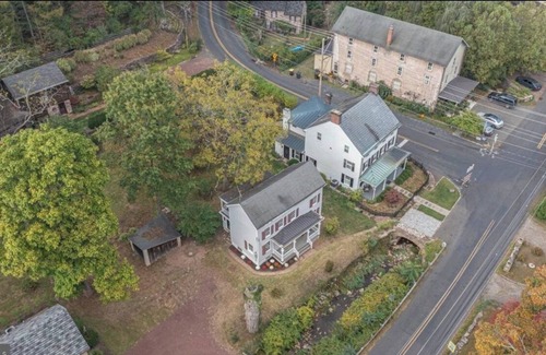Danboro Casa | 3-bedroom house in fantastic Doylestown with AC